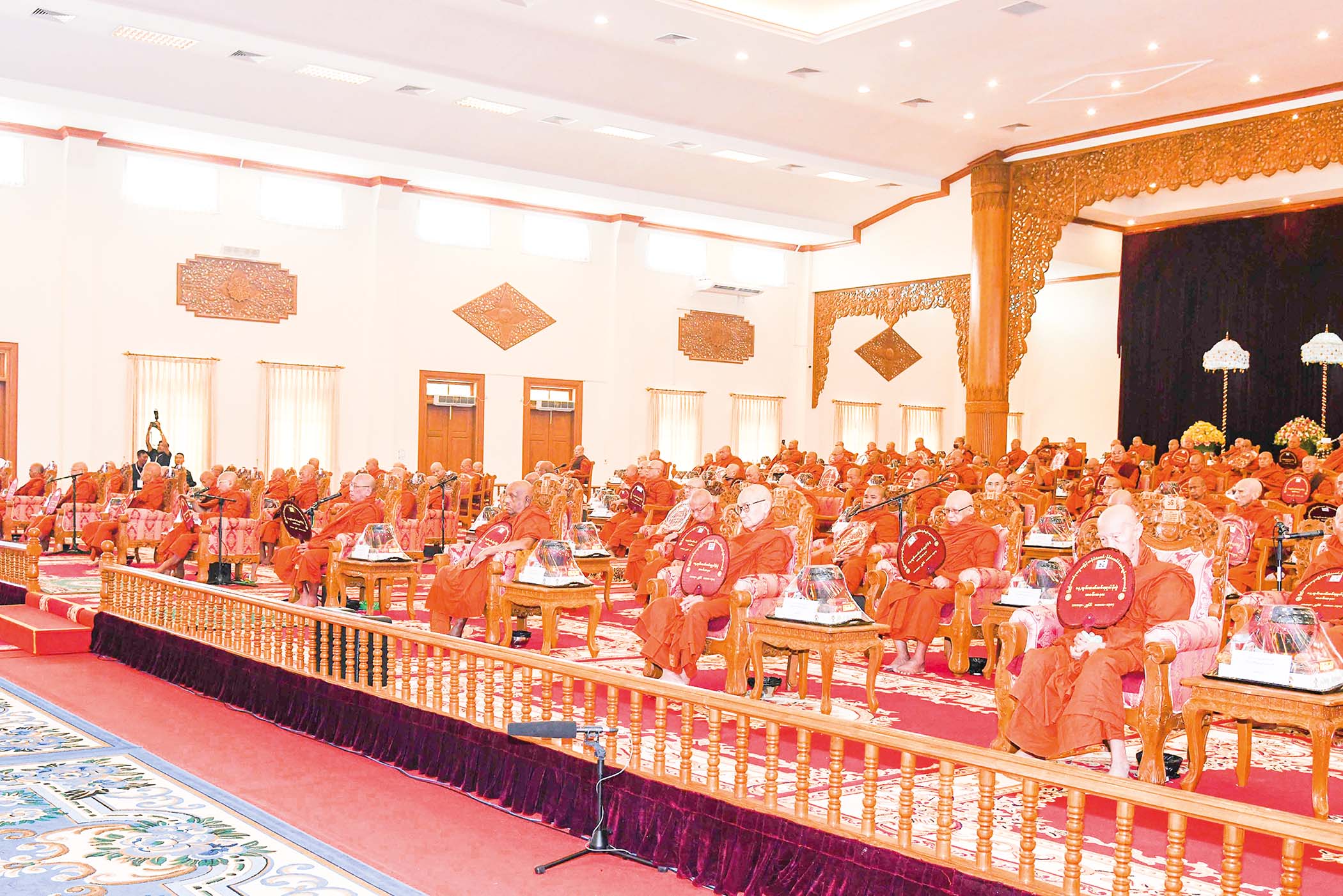 Myanmar S Top Leader Offer Day Meals To Religious Title Recipient