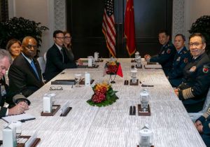 Chinese, U.S. defense ministers meet in Singapore