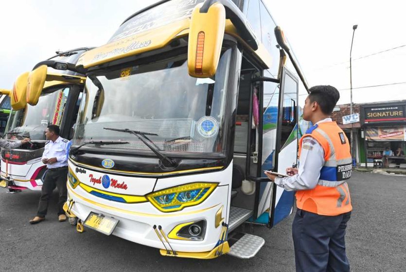Safety Tips for Booking Tourist Buses in Indonesia