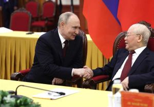 Vietnamese Party leader holds talks with Russian President Putin