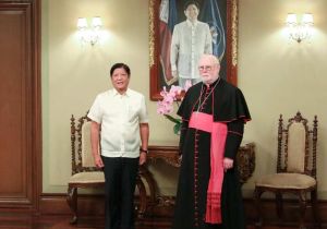 Philippine President welcomes Vatican Secretary for State Relations