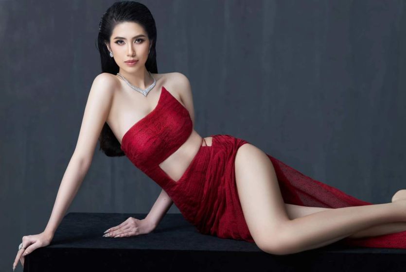 The 1.82m tall girl attracted attention at Miss Universe Vietnam