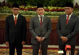 Indonesian President Jokowi Installs Three New Deputy Ministers   