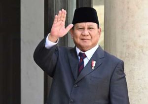 Indonesia's President-elect Prabowo Subianto visits Vietnam