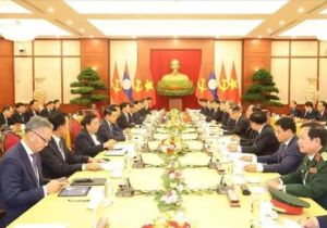 Vietnam, Laos issue joint statement