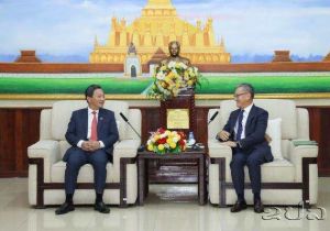 Head of Lao Party Central Committee Commission for External Relations Welcomes New Vietnamese Ambassador