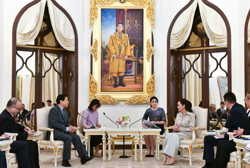 Thai PM meets with Chinese Ambassador to Thailand