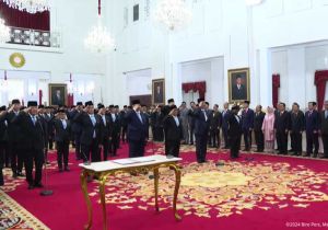 Indonesian New President Inaugurates Red and White Cabinet Ministers   