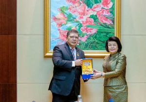 Malaysian Speaker Praises Cambodia's Rapid Growth