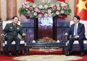 Vietnamese President hosts Vice Chairman of China's Central Military Commission