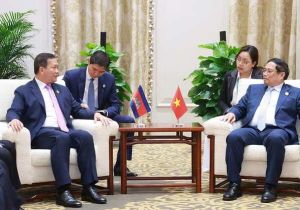 Vietnamese Prime Minister meets Cambodian counterpart Hun Manet in Kunming