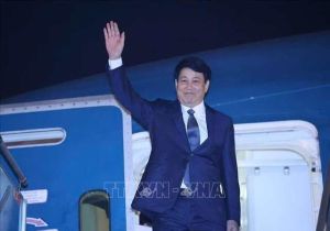 Vietnamese President leaves for official visits to Chile, Peru, and APEC Economic Leaders’ Week