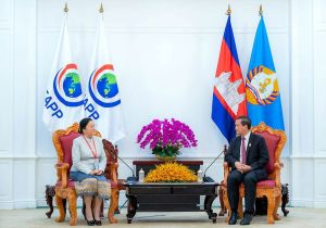 Cambodia, Laos Satisfied with Bilateral Ties and Vow to Further Promote Bilateral Cooperation