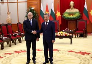 Vietnamese Party chief, Prime Minister meet Bulgarian President