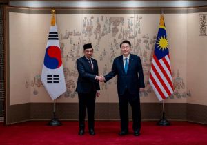 Malaysian Prime Minister Pays Official Visit to South Korea  