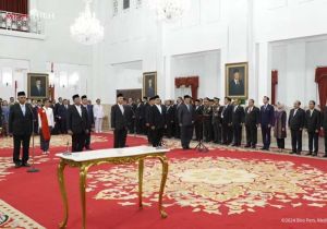 Indonesian President Inaugurates KPK Leaders, Supervisory Board Members   