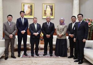 Brunei's Minister at the Prime Minister’s Office receives farewell call from Australian High Commissioner to Brunei 