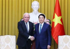 Vietnamese President hosts Special Envoy of Palestinian President