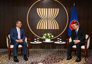 Secretary-General of ASEAN meets with Financial Secretary of the Hong Kong SAR of China