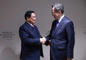 Vietnamese Prime Minister meets Chinese Vice Premier Ding Xuexiang