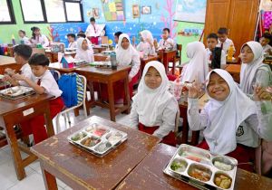 Free Nutritious Meals Program: New Hope for Indonesian Children  