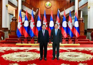 Cambodian Senate President Meets with Lao Prime Minister