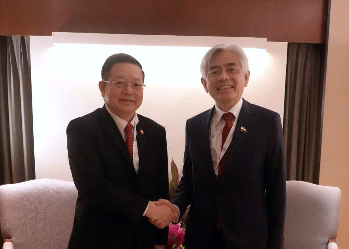 Secretary-General of ASEAN meets with ASEAN SOM Leader of Singapore ...